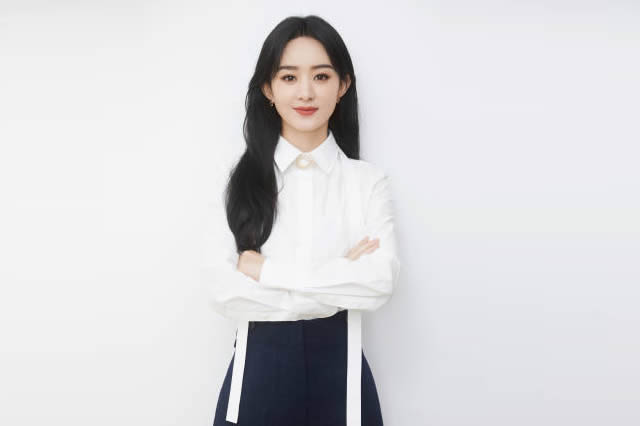粤语花侯玉婷曾与霍震霆传出绯闻,如今65岁的她已成为模范婆婆