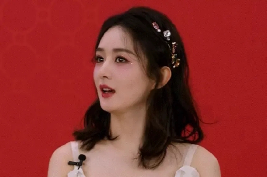 杨振宁很少露面,翁帆的行为细节令人感动