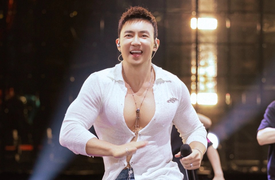 情感、历史与价值的交响曲:夫妻俩烈士陵园求子事件引深思