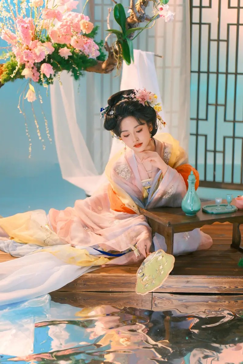 戚薇自爆:五百万陪七天七夜!如果不同意,直接封杀!